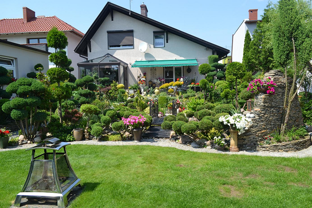 Nietypowe ognisko ze stali szlachetnej gdzie smażymy kiełbaski.