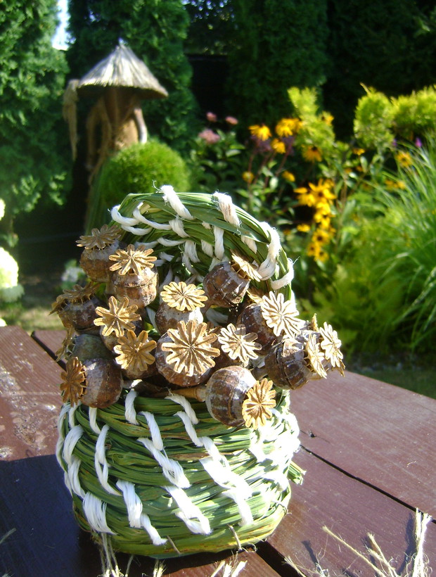 Koszyczek  z trzciny 