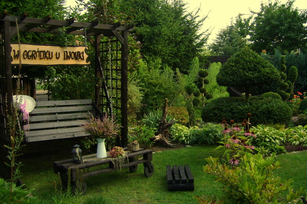 Stolik na kółkach z palety