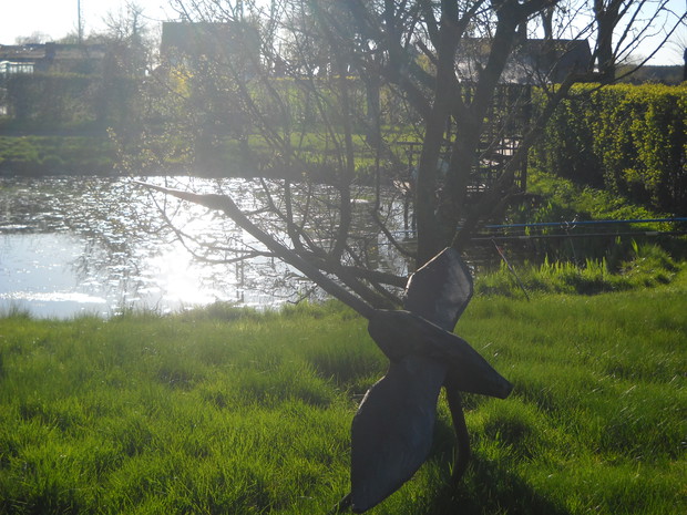 Ptak z drewna wykonany własnoręcznie.