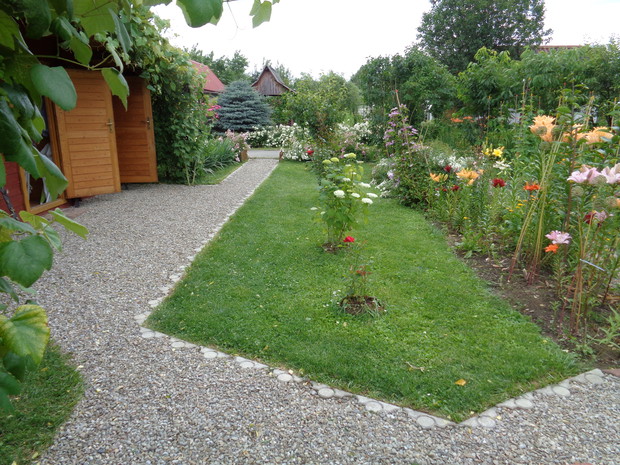 Place i ścieżki z grysu kamiennego