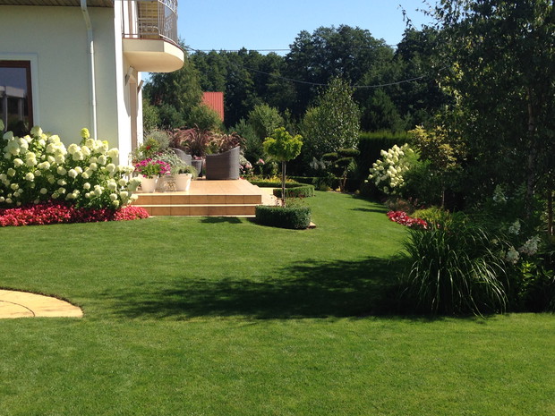 Widok na taras z placu zabaw