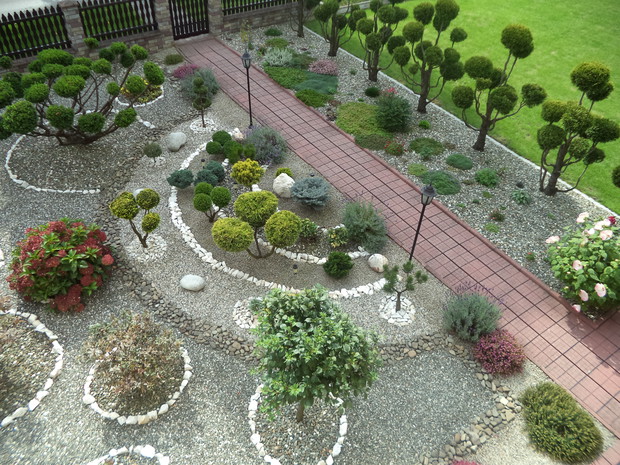 Widok z balkonu na ogród