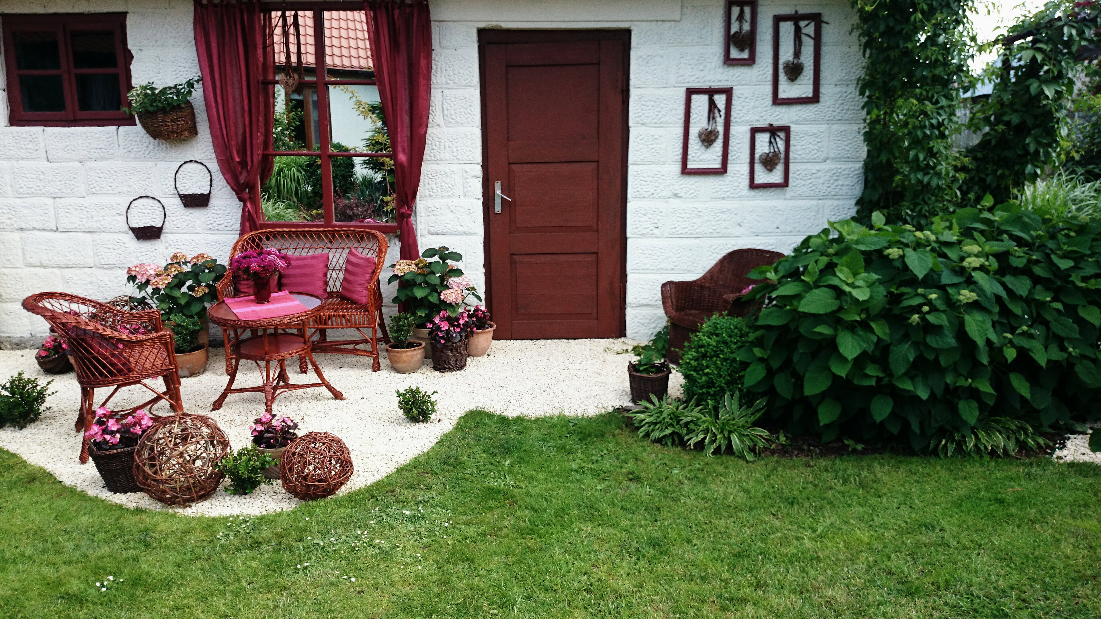 Wiklinowy zakątek z lustrem 