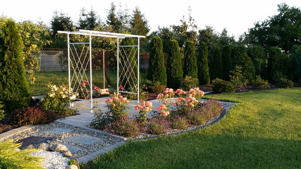 Druga część ogrodu od strony południowej