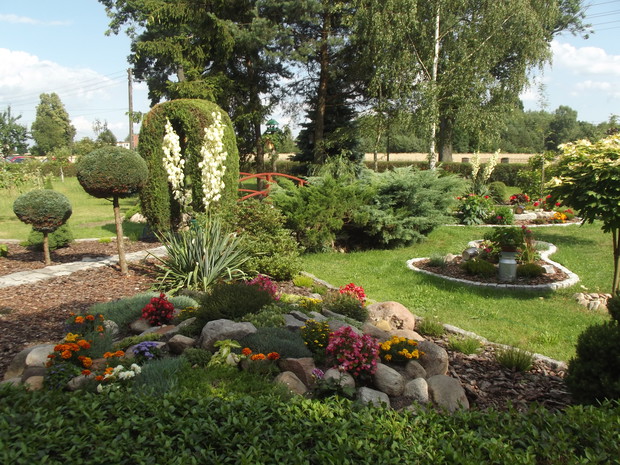 Nasz pierwszy skalniak i elementy ogrodu japońskiego.