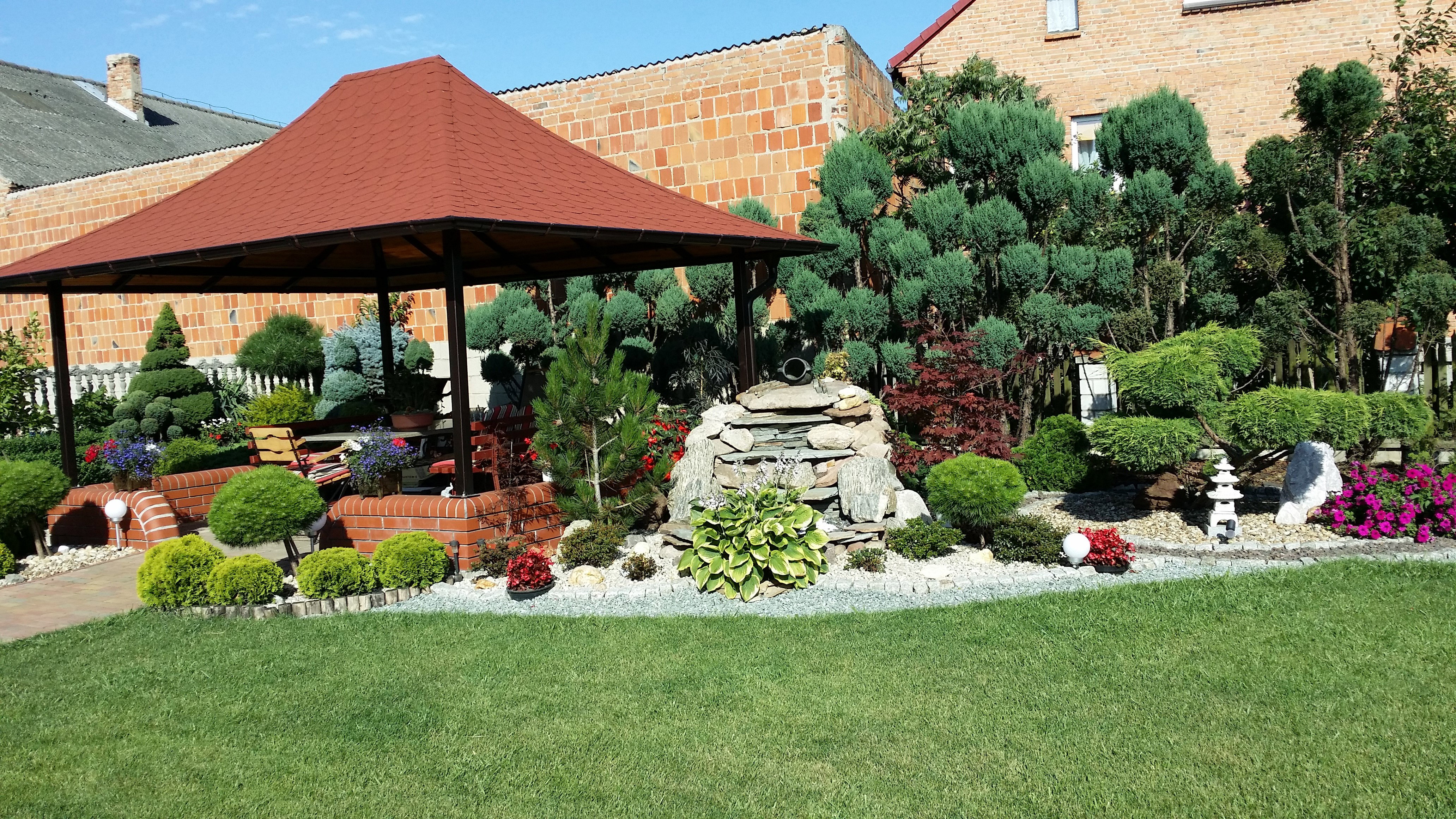 Nasza duma - własnoręcznie postawiona altanka. Miejsce spotkań całej rodziny.