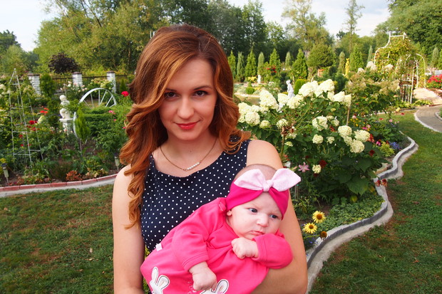 Synowa z wnusią Zuzią