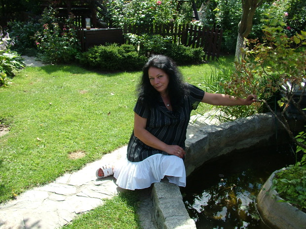 Babcia czyli ja we własnej osobie odpoczywająca po męczącym dniu