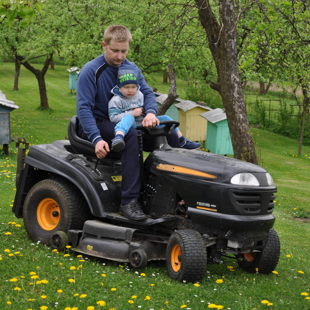 Koszenie z tatą.