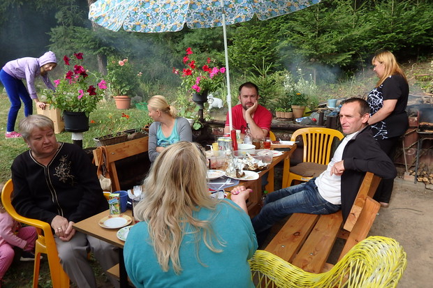 Rodzinne spotkanie przy grillu