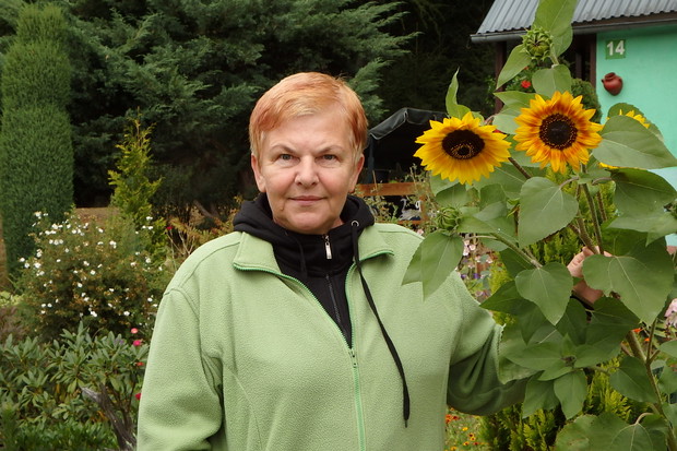 To Ja,szczęśliwa właścicielka ogrodu