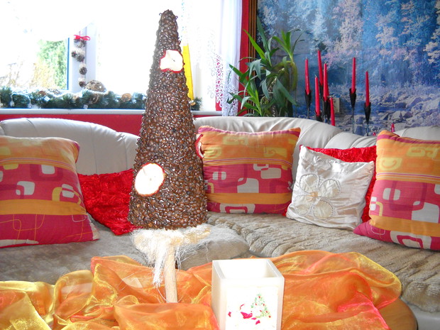 Choinka z ziaren kawy.