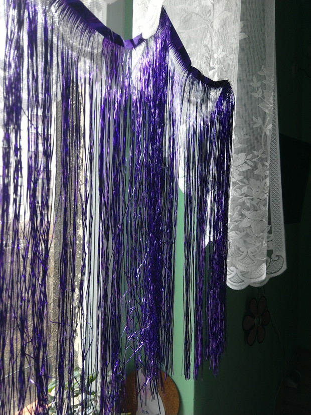  Lameta  dekoracyjna, którą przypięłam do firanki. 