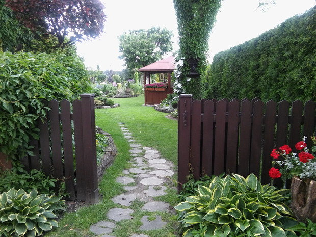 Wejście do ogrodu.