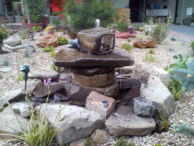 źródełko w kamieniu, 