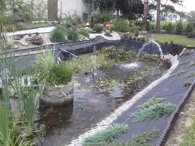 sadzawka z fontannami