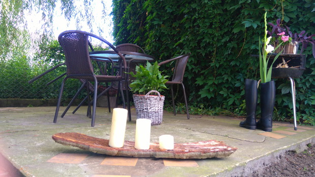 Troszkę romantyzmu- świeczki na korze 