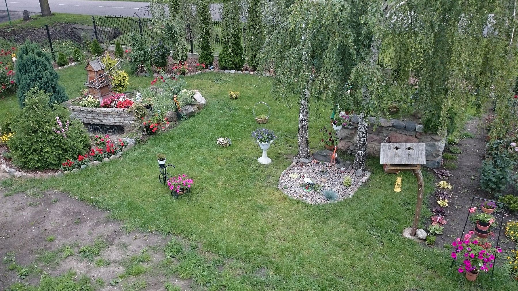 Widok części ogrodu z góry