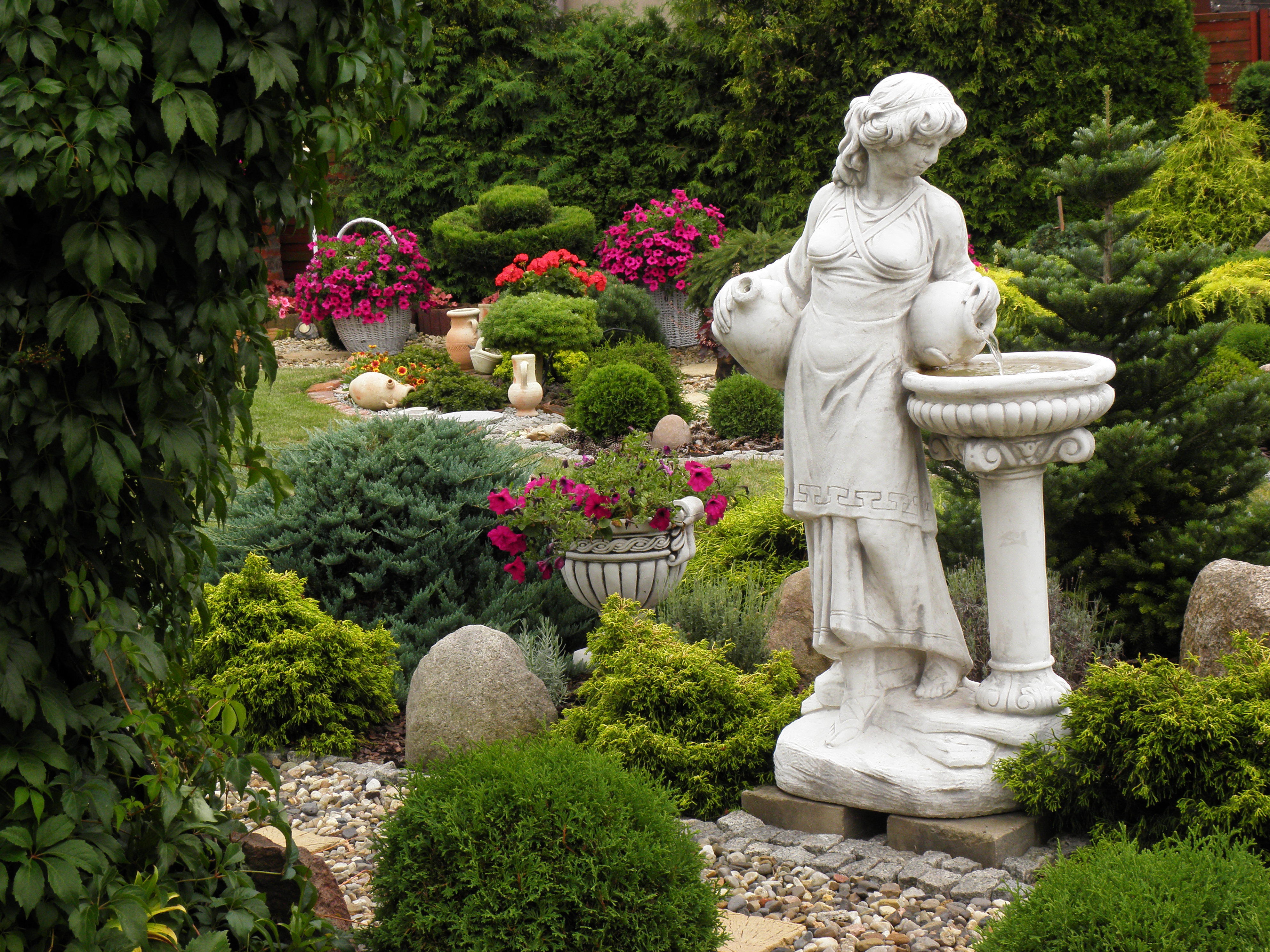 Dama z dzbanami to taki jeden z dwóch znaków rozpoznawczych mojego RAJU 