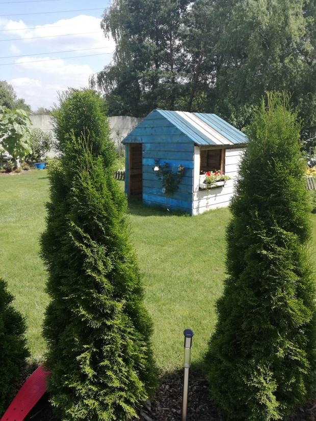 Domek zbudowany przeze mnie i meza. Wspolna zabawa z dziecmi.