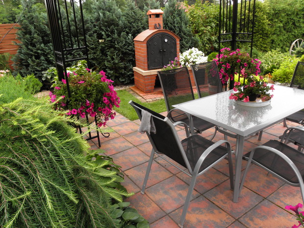 grillowędzarnia w tle 