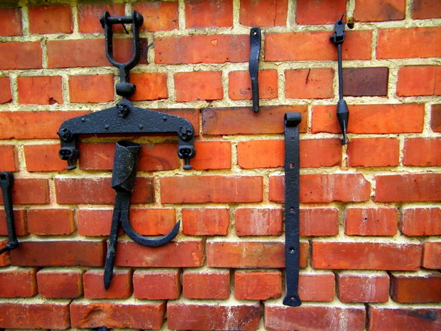 Na ścianie stodoły