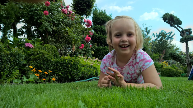 dzieci pięknie wychodzą na takim tle