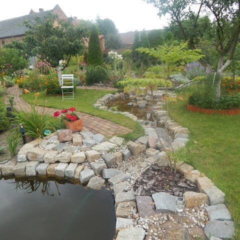 Oczko wodne z kaskadą