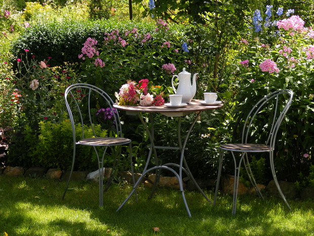 Uwielbiamy spędzać czas w ogrodzie najlepiej o poranku.