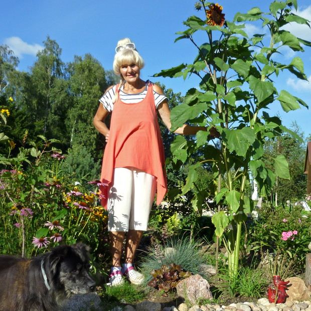 Przy jednej z rabat. Jak zawsze ktoś się wpycha w kadr ;).