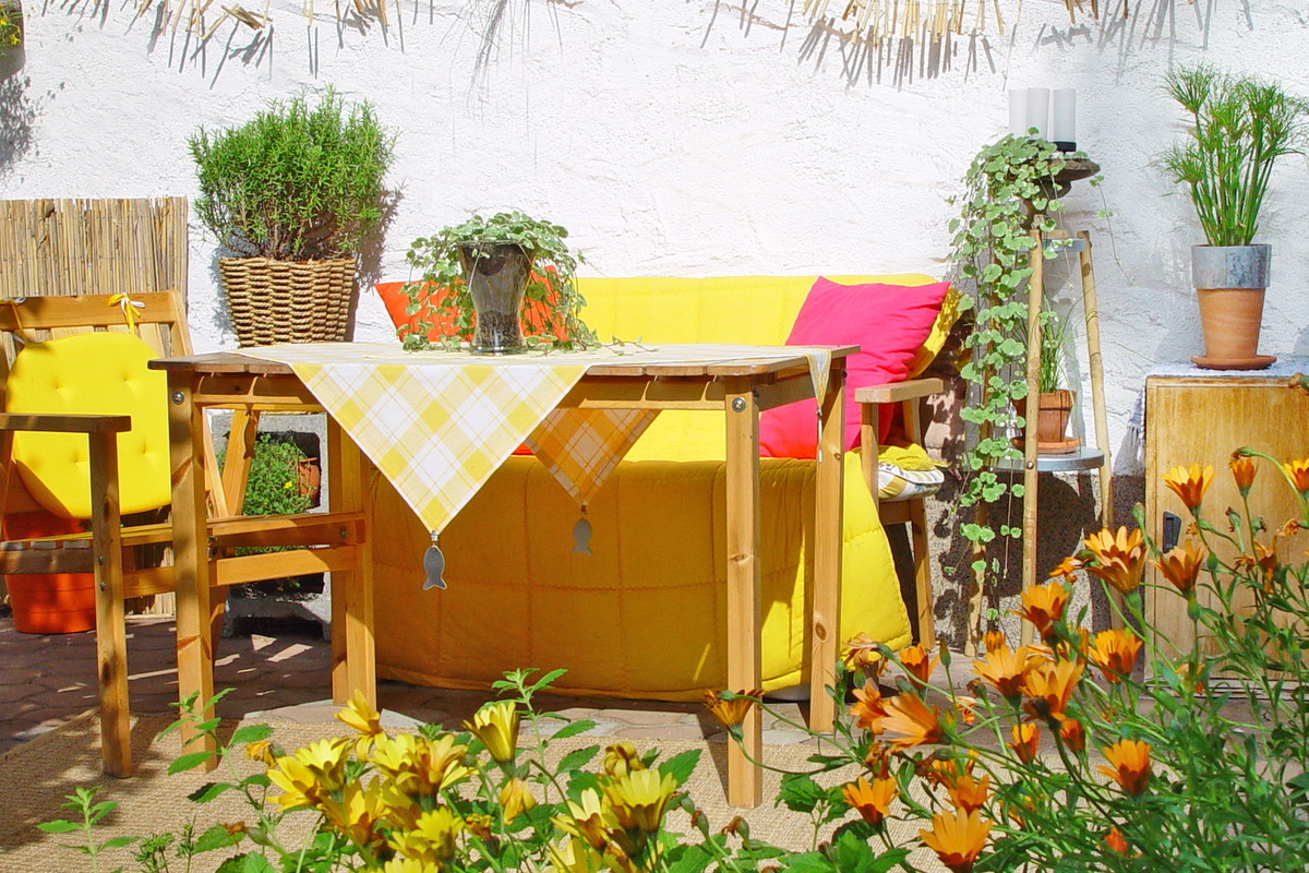 Ukwiecony, wiosenny taras (zdj.: Fotolia.com)