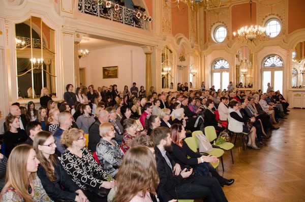 Wernisaż wystawy przyciągnął do łódzkiego muzeum rzeszę zainteresowanych