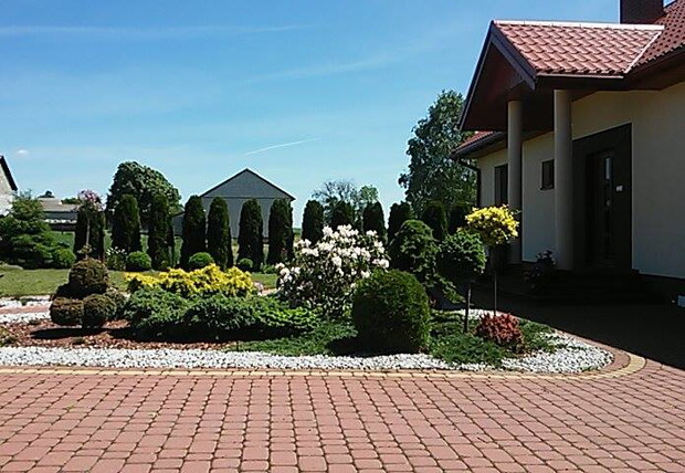 rabata przed wejściem do domu