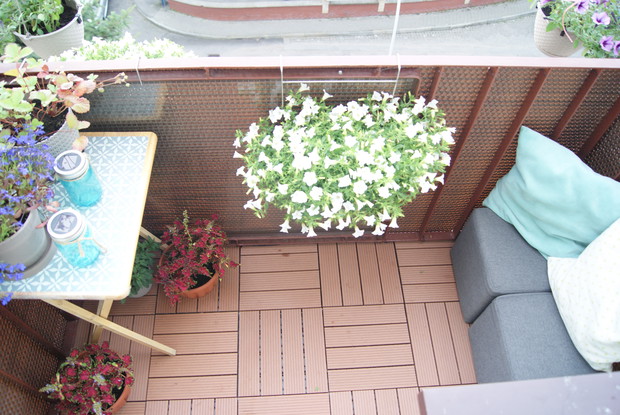 Cała przystań zaklęta w miniaturowym balkonie