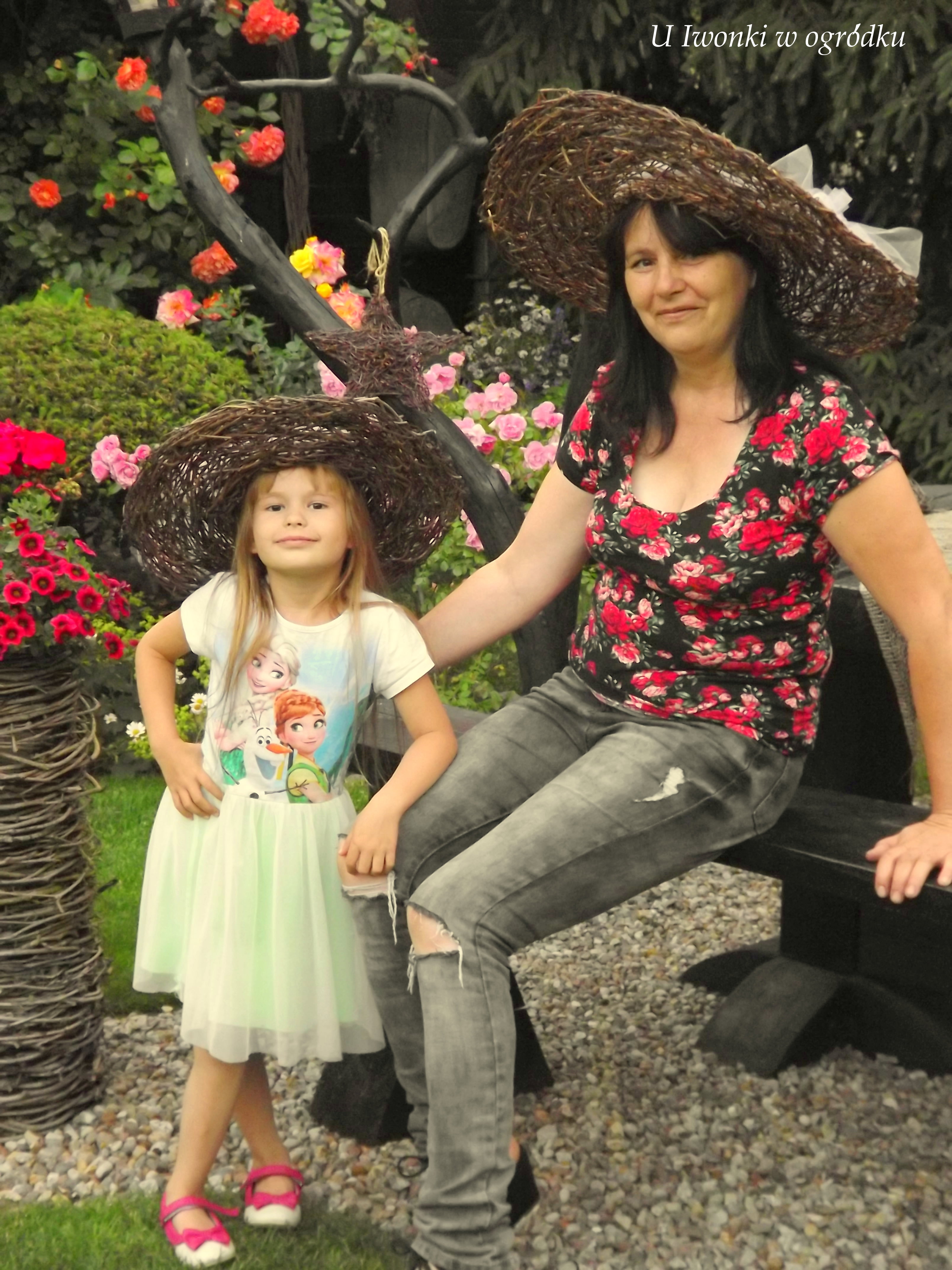 Czy zatem mogę nazywać się ogrodnikiem doskonałym? Myślę, że tak. Mam ogromny szacunek do przyrody, o którą dbam własnymi rękami. Bardzo często w pocie czoła i ogromnym wysiłkiem dokładam starań, aby ogród był piękny, zadbany i dawał radość nie tylko mnie