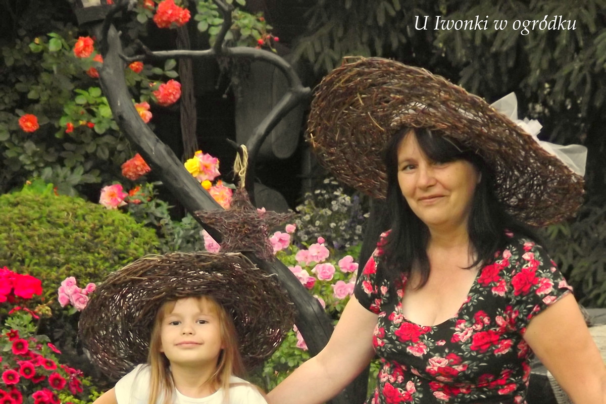 Czy zatem mogę nazywać się ogrodnikiem doskonałym? Myślę, że tak. Mam ogromny szacunek do przyrody, o którą dbam własnymi rękami. Bardzo często w pocie czoła i ogromnym wysiłkiem dokładam starań, aby ogród był piękny, zadbany i dawał radość nie tylko mnie