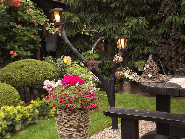 Detale w ogrodzie dają niepowtarzalny nastój. 