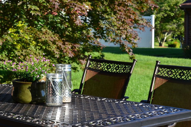 rano tutaj świeci słońce ale za to popołudniu będzie można zapalić grilla w cieniu drzew