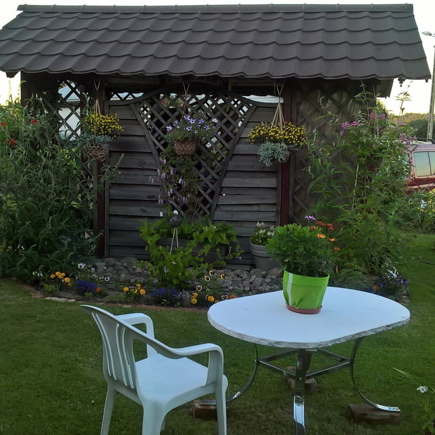 ukochane miejsce na małą czarną i książkę :)