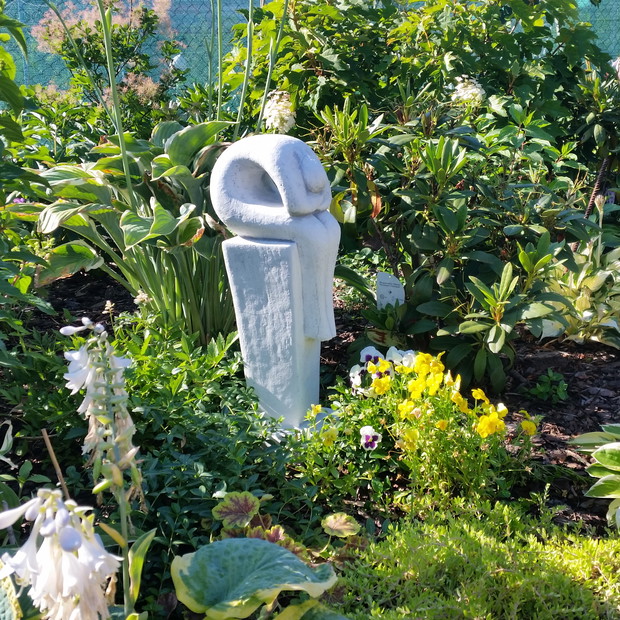 hosty, żurawki, rododendrony i hortensje