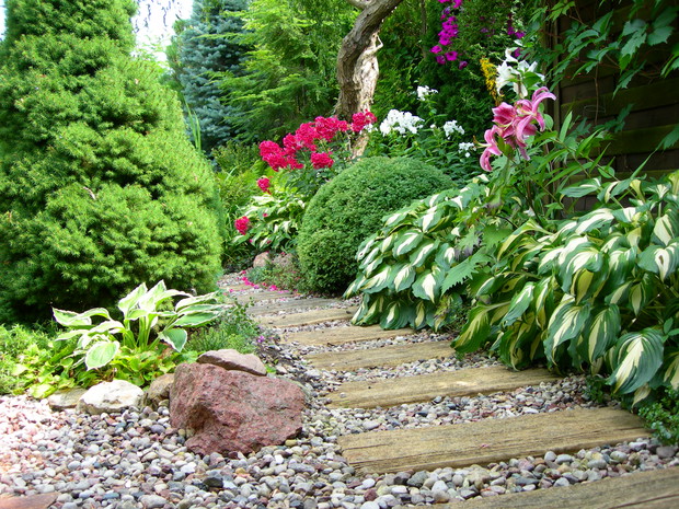 Od altanki do oczka wodnego.