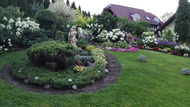 Ten obraz namalował malarz Lipiec.