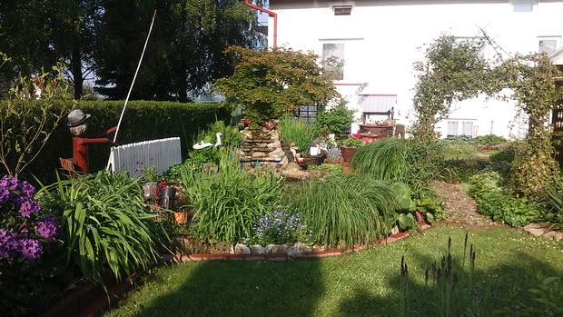  "JUTRZENKI BLASK DUSZKIEM PIĆ ,OBIECAŁ MI PORANEK SZCZĘŚCIE DZIŚ 
 I SZCZĘŚCIE DZIŚ MUSI PRZYJŚĆ........"