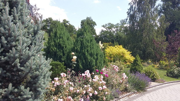 Rabata przy podjeździe do garażu