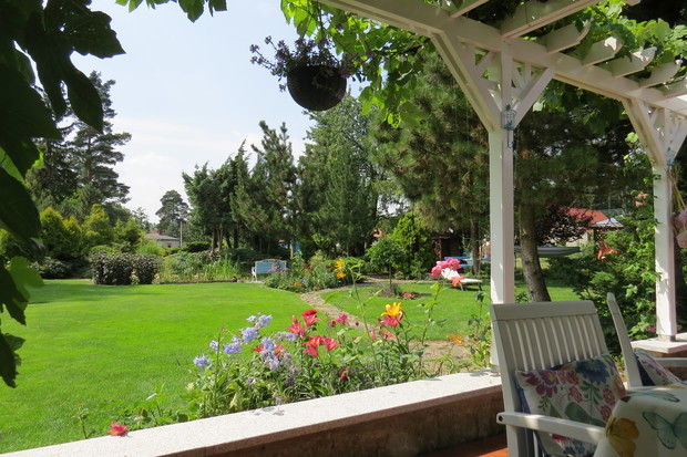 Widziane z tarasu. A medytacji i rozmyślaniom sprzyja taki widok z tarasowego fotela.