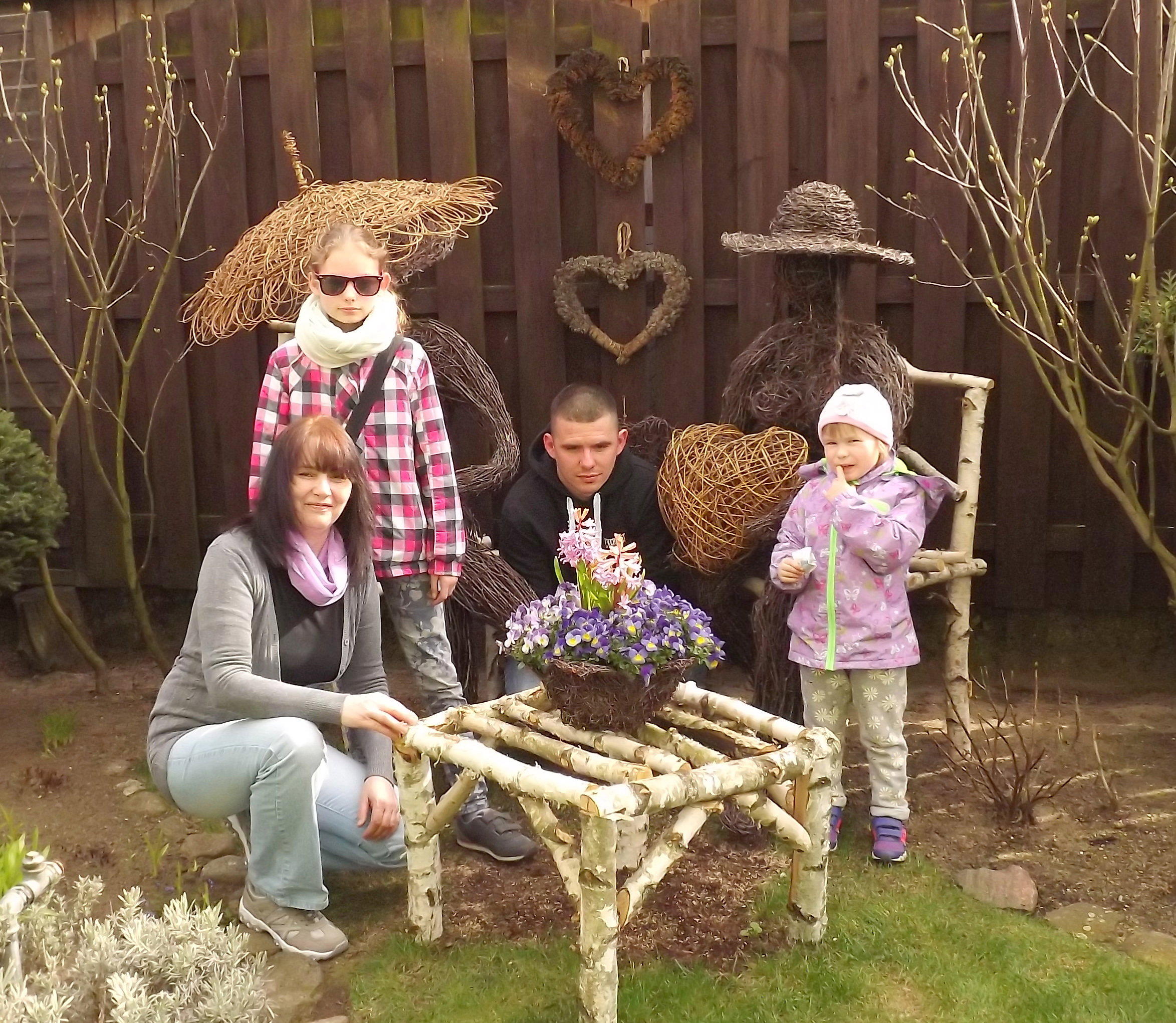 Moja szczęśliwa rodzina. Ja, syn i wnuczki.