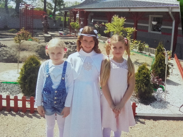 Podczas Komunii Św. córki ogród choć jeszcze nie skończony także odgrywał kluczową rolę