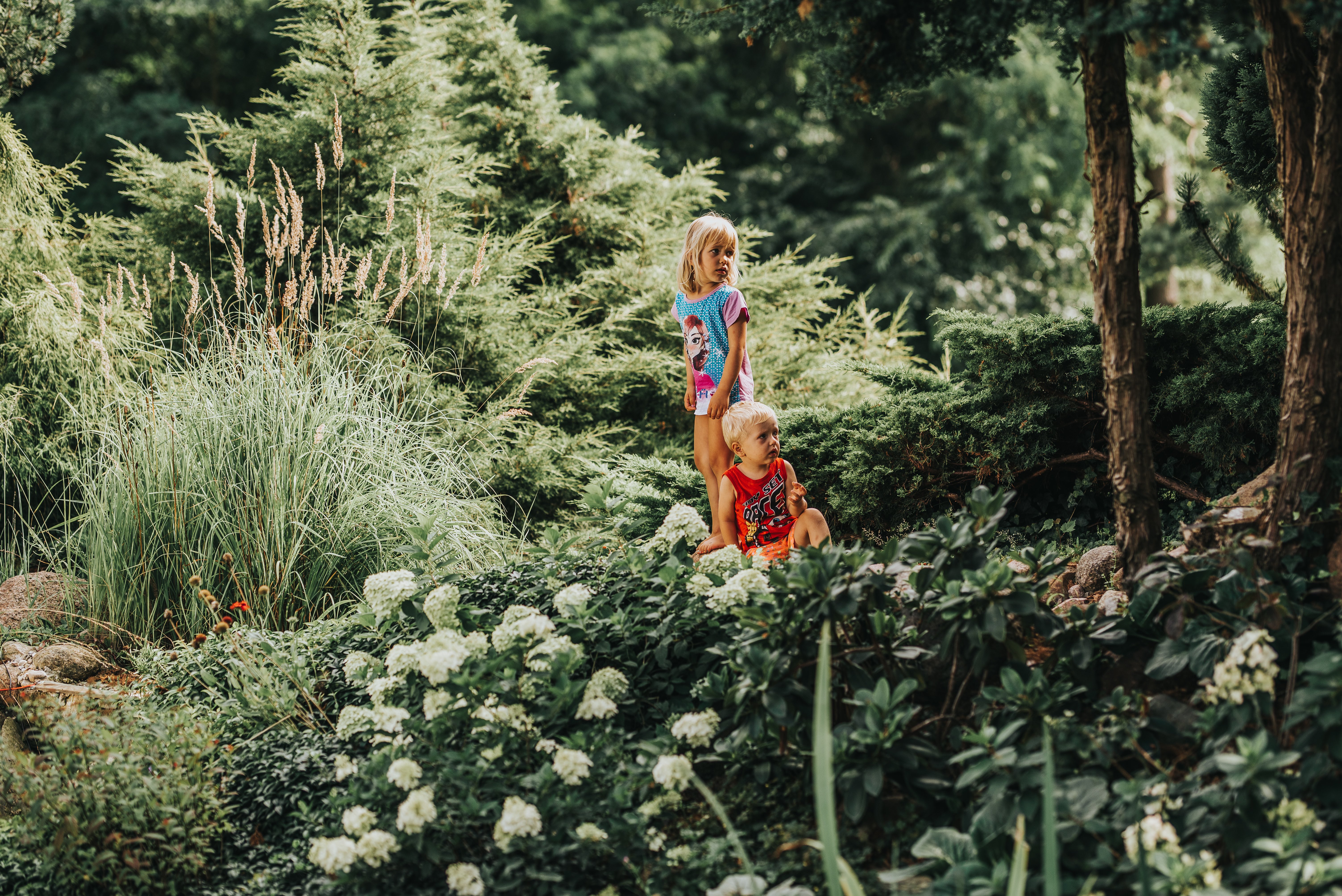 -Ja będę Tarzanem, a ty Witek będziesz Jane. Bo ja jestem duża i silna i muszę cię bronić przed potworami. Prawda Wiciu?
-Tak
