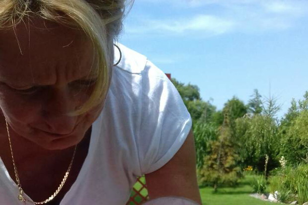 Ja wraz z moją najmłodszą wnuczką , uwielbia kolorowe kwiatki.